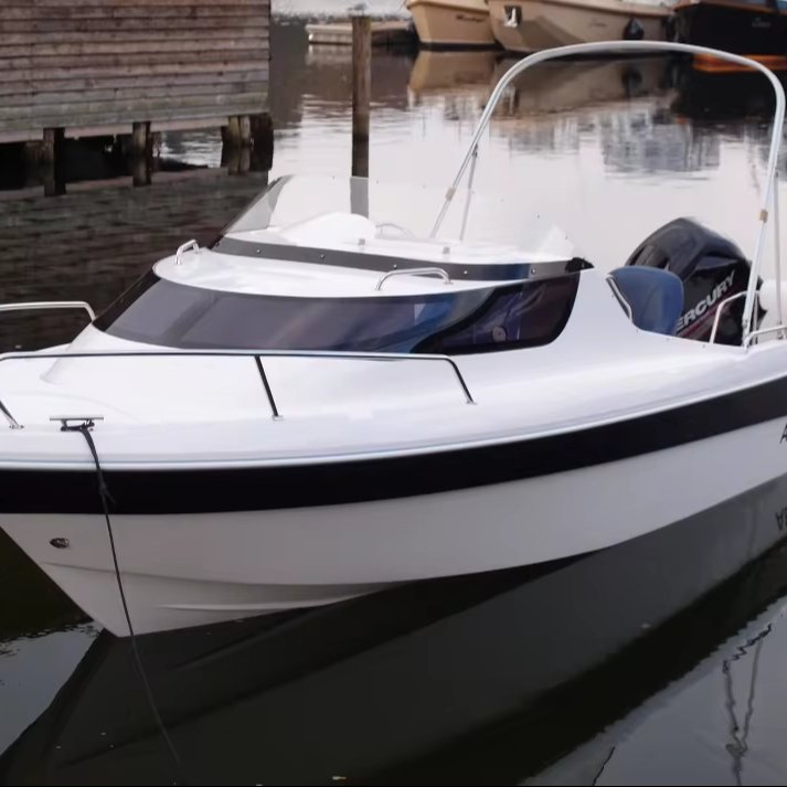 Boat Aqua24 4 Family Boat 550 Cabin Speed Boat for Optimal Usage